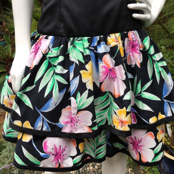 VICTOR COSTA 1-Shoulder Two-Tiered Prom/SO Dress - Picture 5 of 7